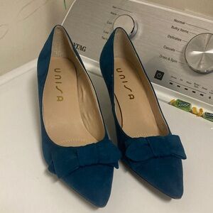 UNISA/ Women's Teal Suede kitten Heels with Bow